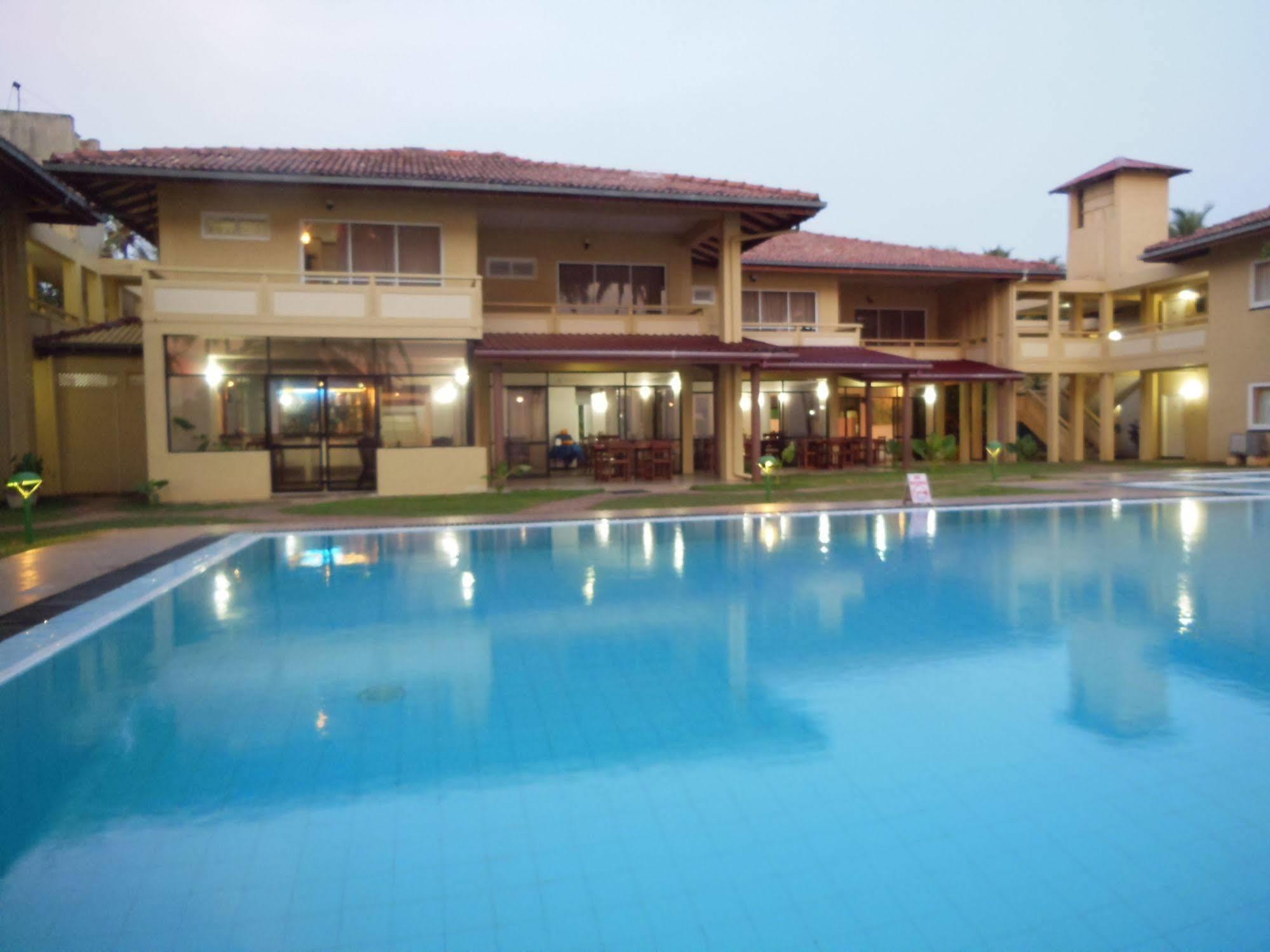 Sanmali Beach Hotel Marawila Eksteriør billede